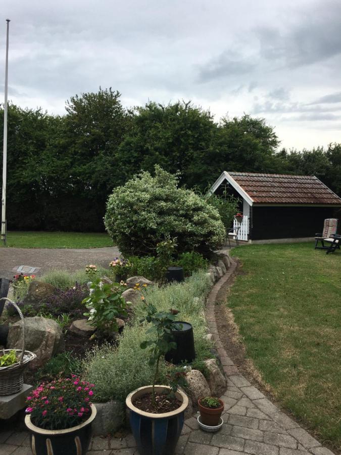 Stunning Romantic Cabin Close To Baltic See Idestrup Eksteriør billede
