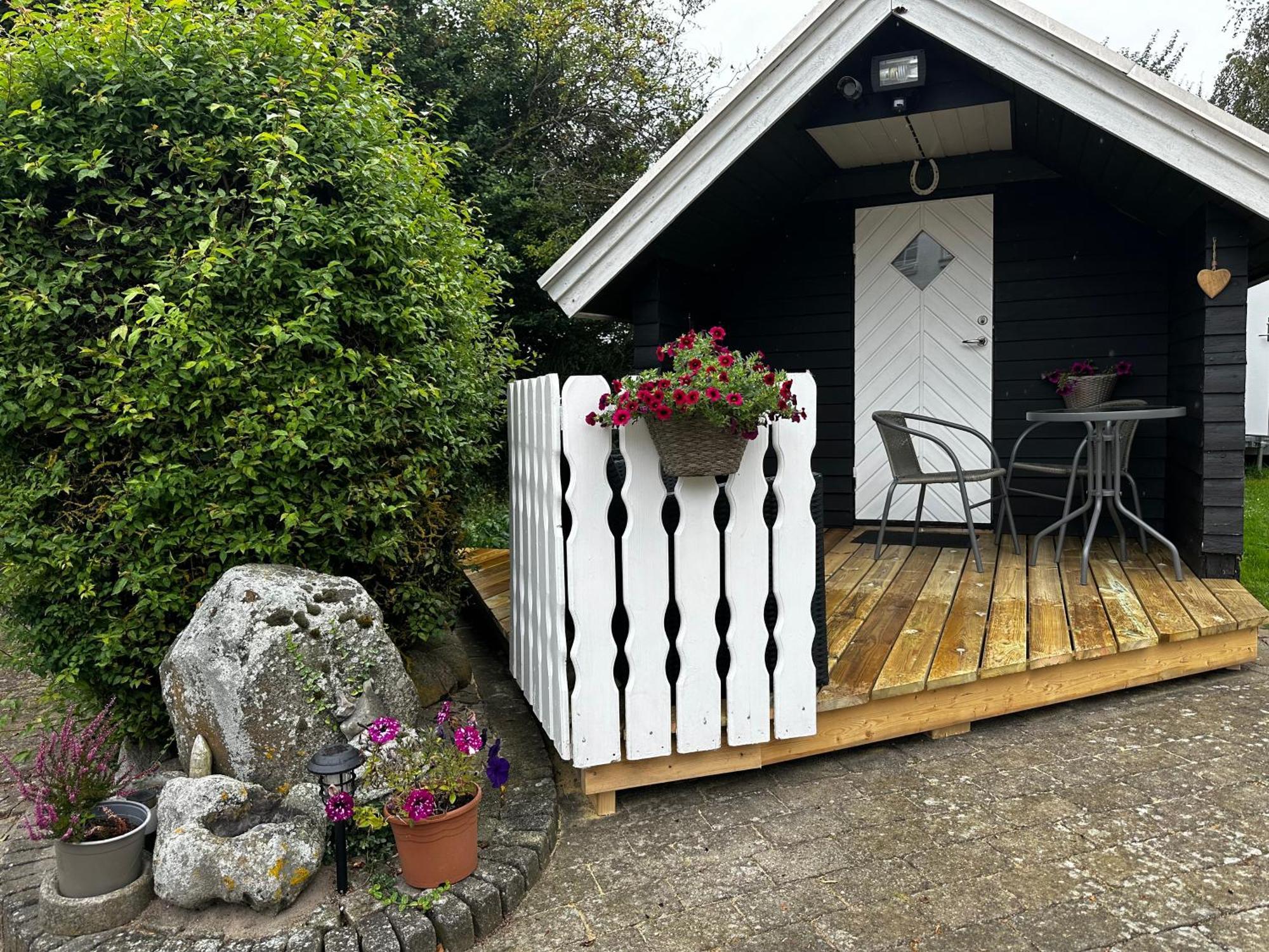 Stunning Romantic Cabin Close To Baltic See Idestrup Eksteriør billede